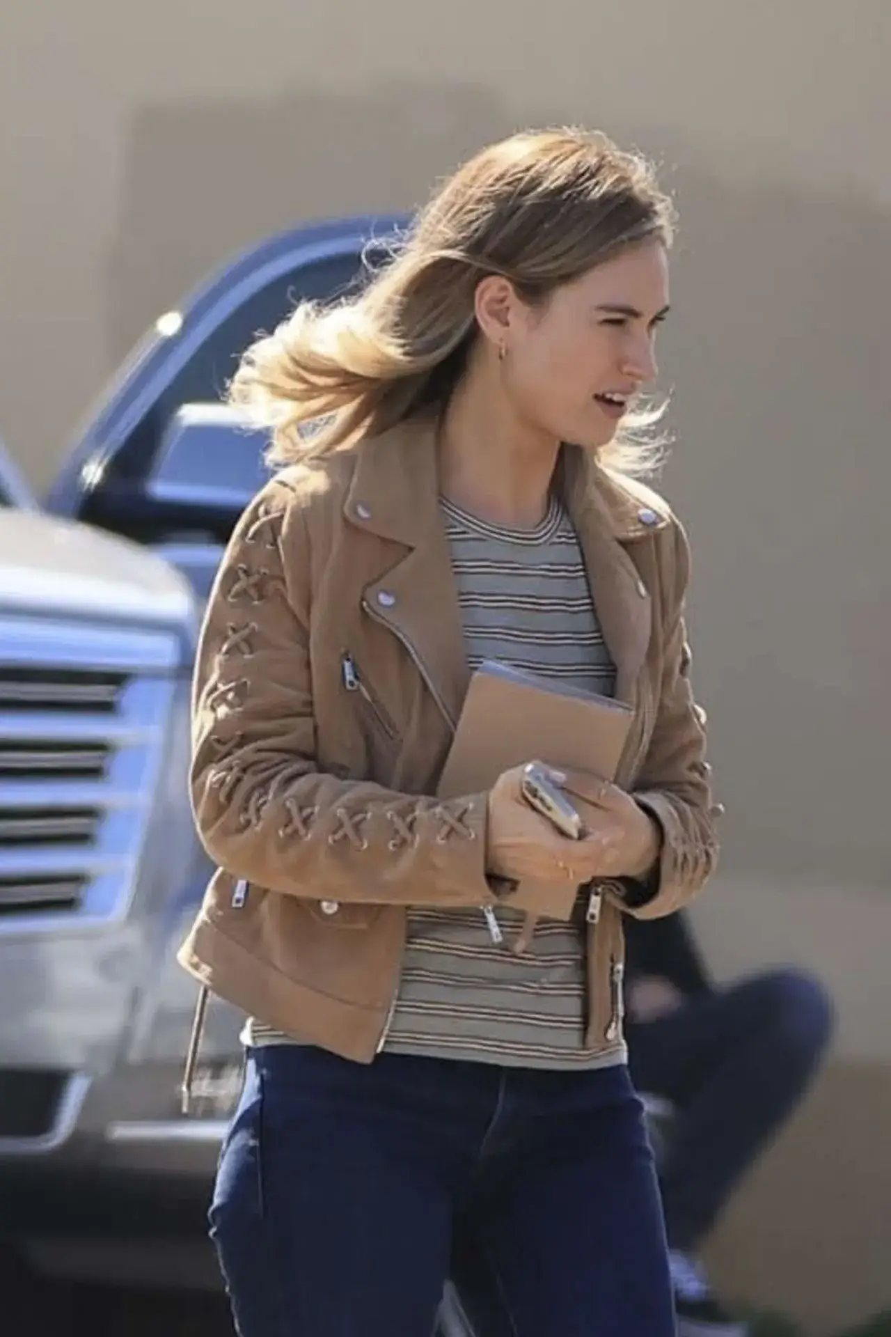 LILY JAMES STILLS ON SET IN LA CONTINUING HER WORK ON THE FILM SWIPED 3